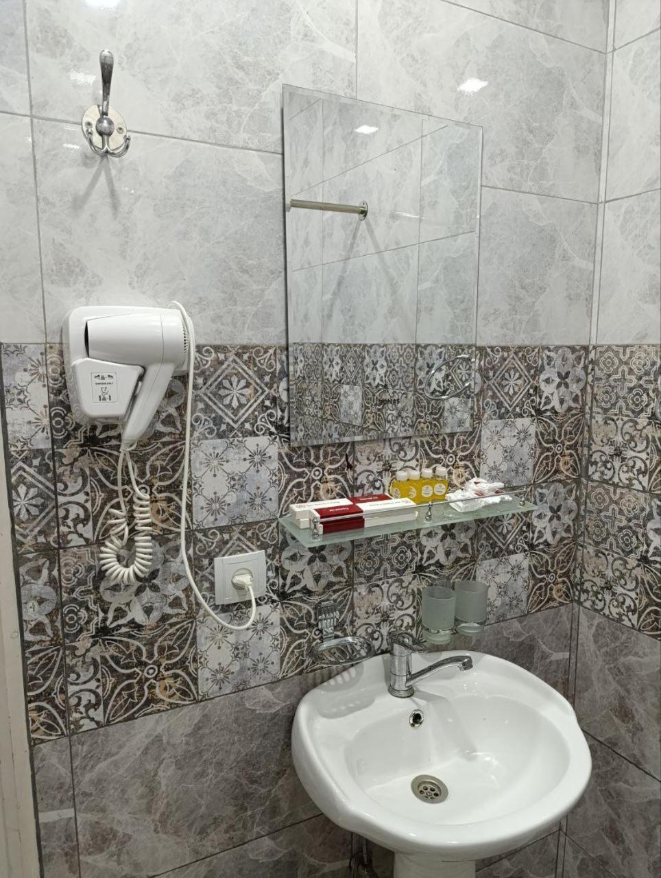 The Art Hotel Tashkent Ngoại thất bức ảnh