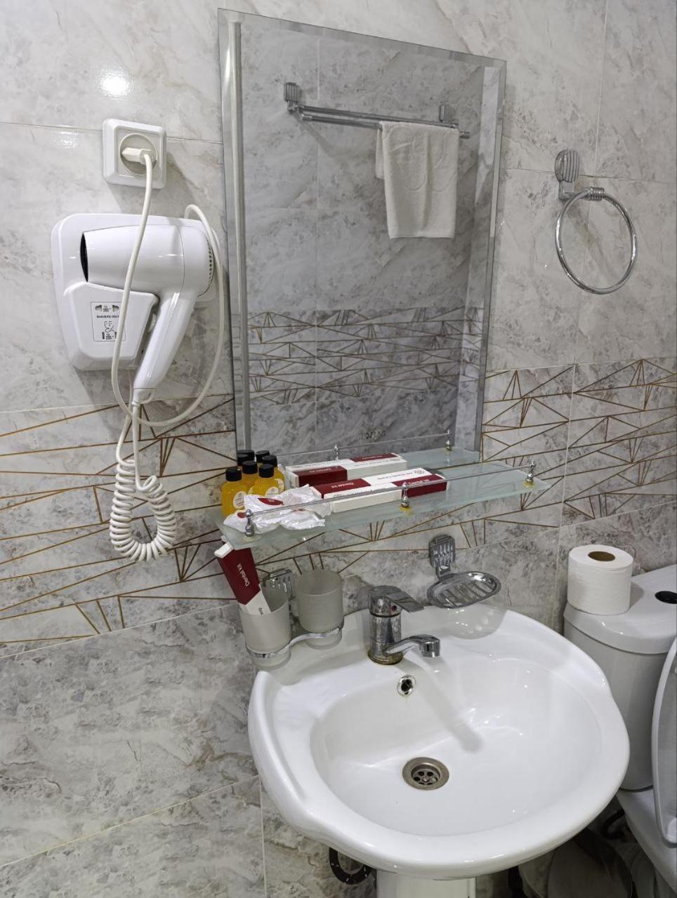 The Art Hotel Tashkent Ngoại thất bức ảnh